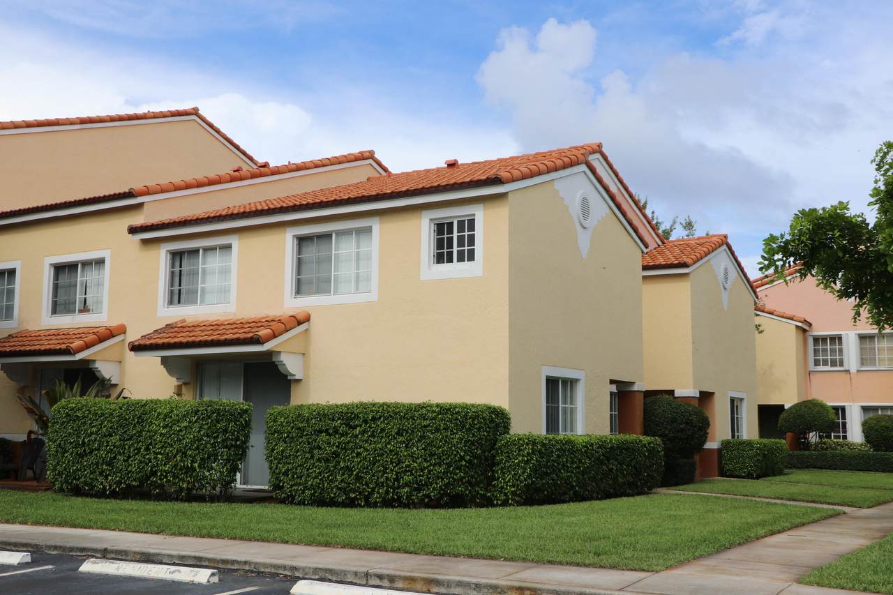 107 Yacht Club Way - Photo 1