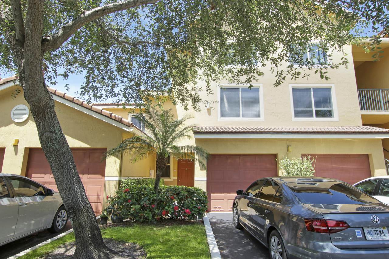 300 Scotia Drive - Photo 1
