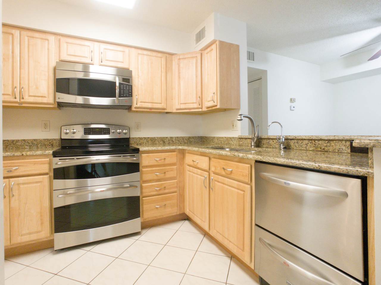 14905 Wedgefield Drive - Photo 1