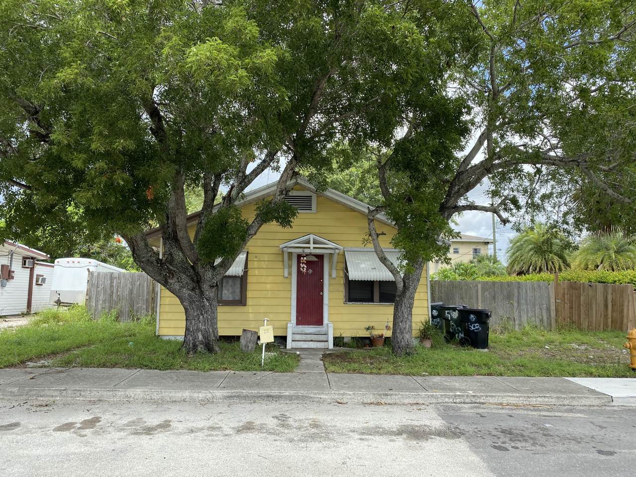 1603 N Street - Photo 1