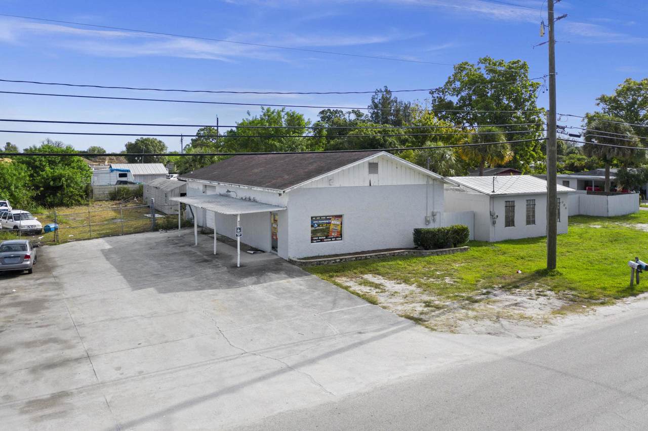 606 Market Avenue - Photo 1