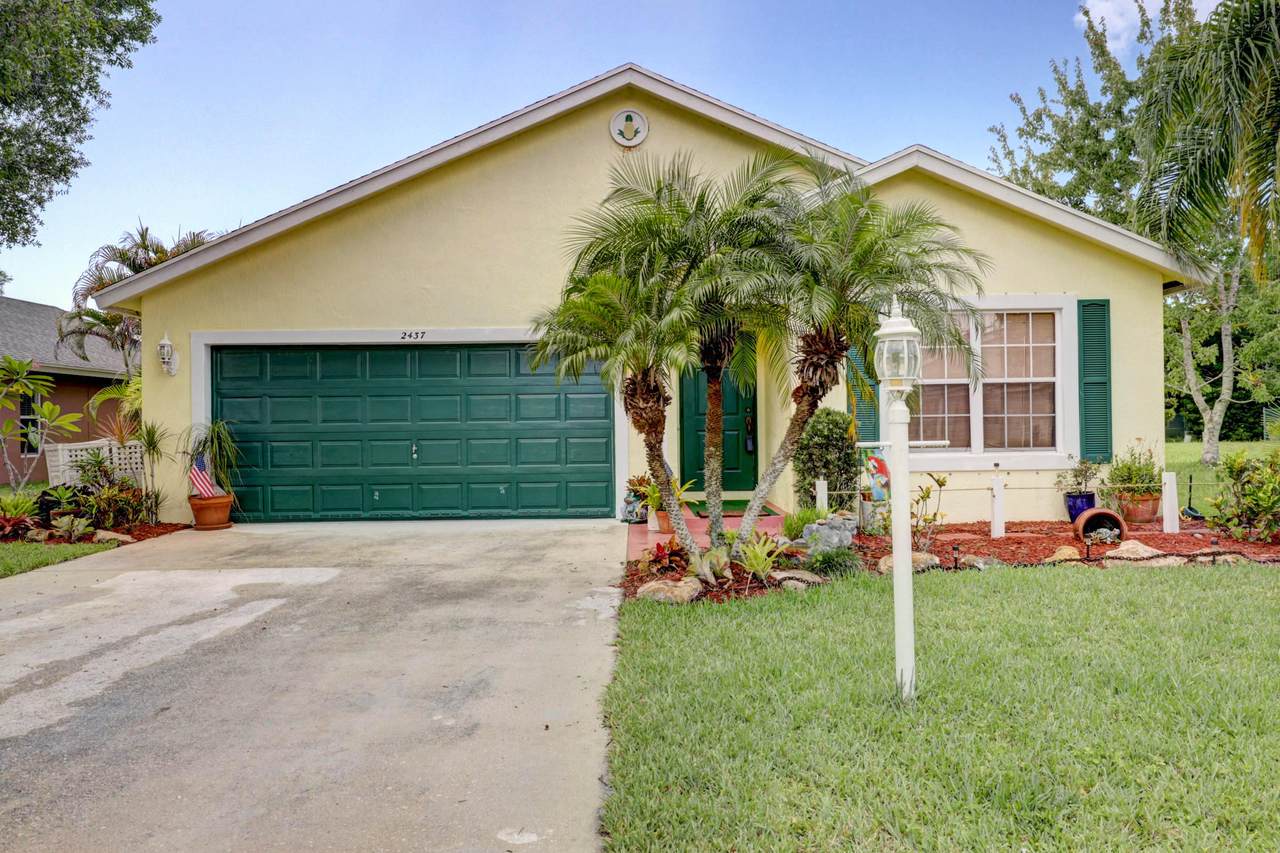 2437 Plymouth Way - Photo 1