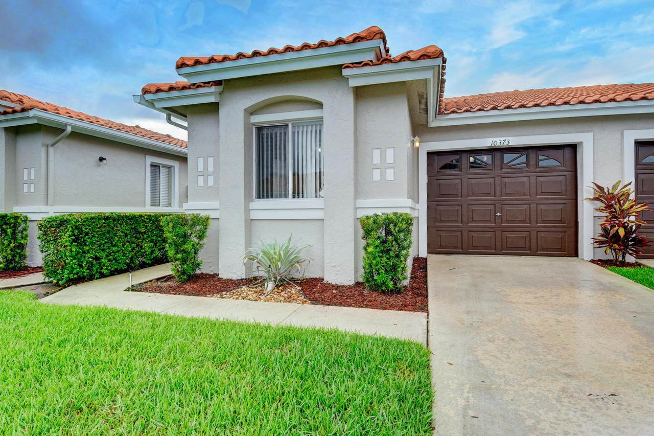 10373 Lake Vista Circle - Photo 1