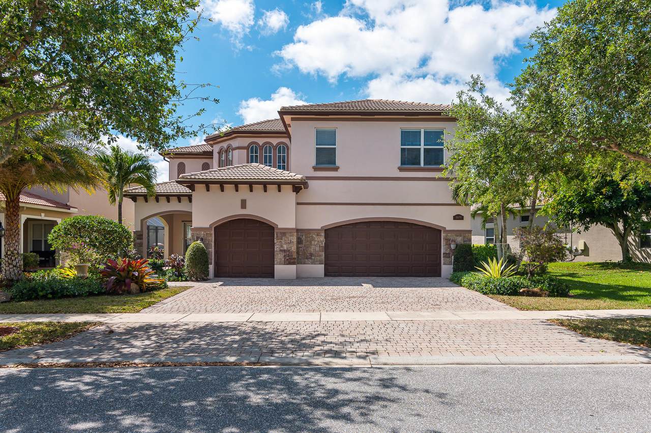 8679 Cobblestone Point Circle - Photo 1