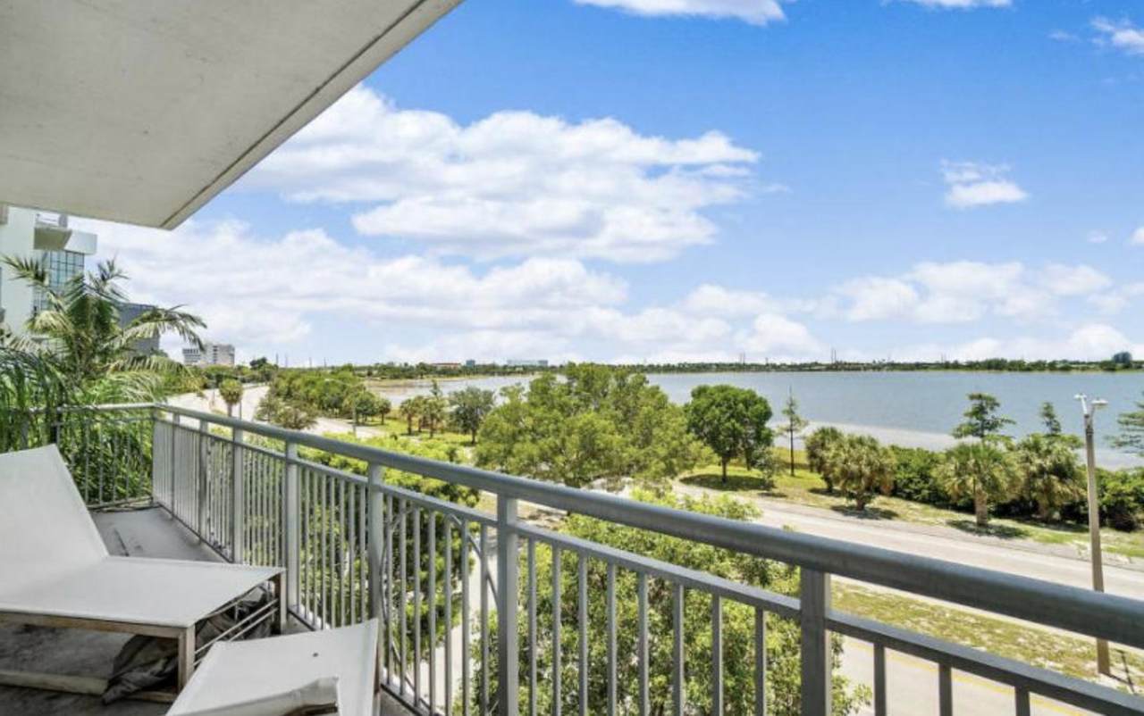 300 Australian Avenue - Photo 1