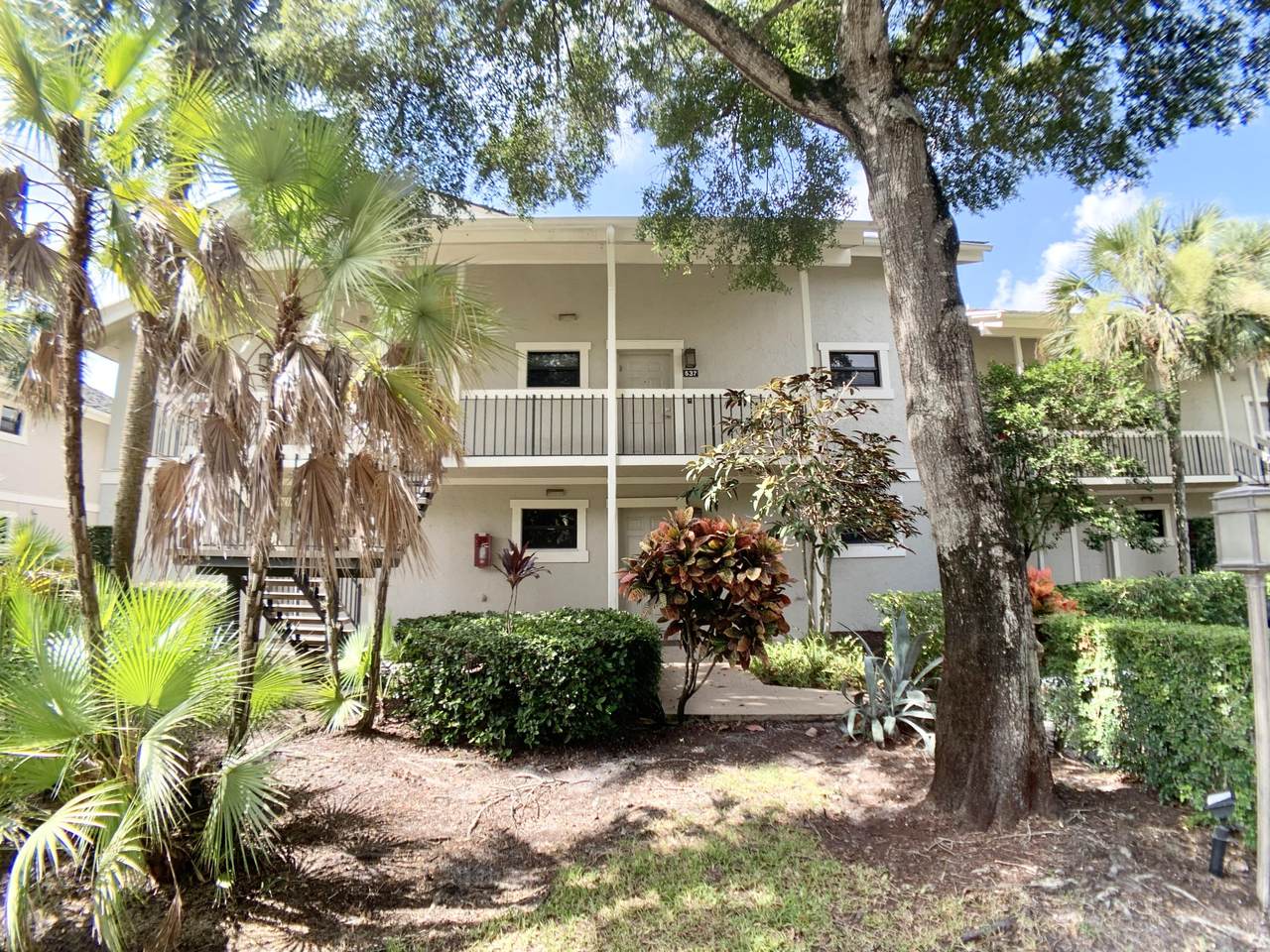 11863 Wimbledon Circle - Photo 1
