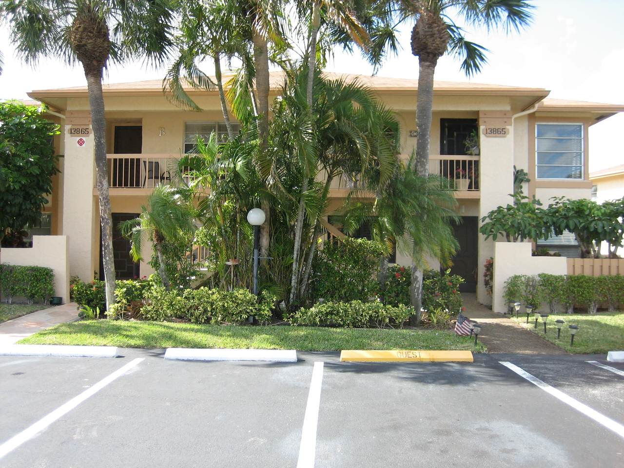 13849 Royal Palm Court - Photo 1