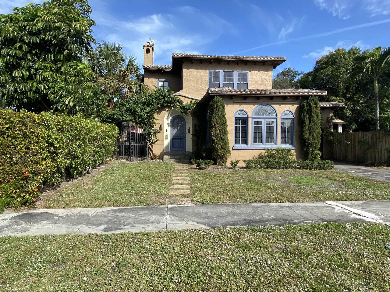 203 Foresteria Drive - Photo 1