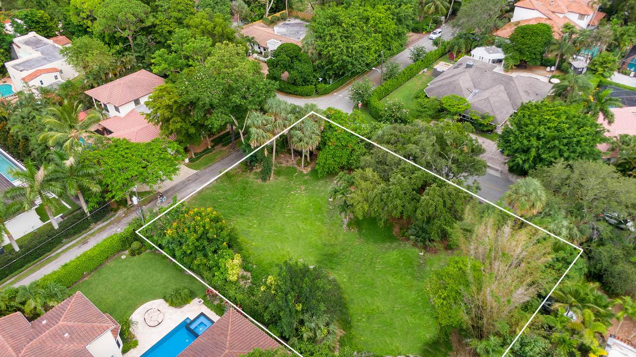 901 Azalea Street - Photo 1