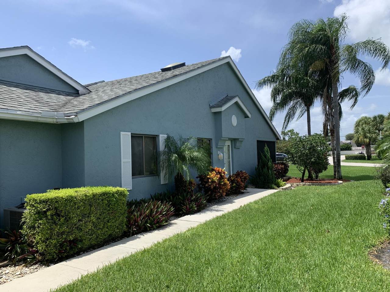3867 Island Club Circle - Photo 1