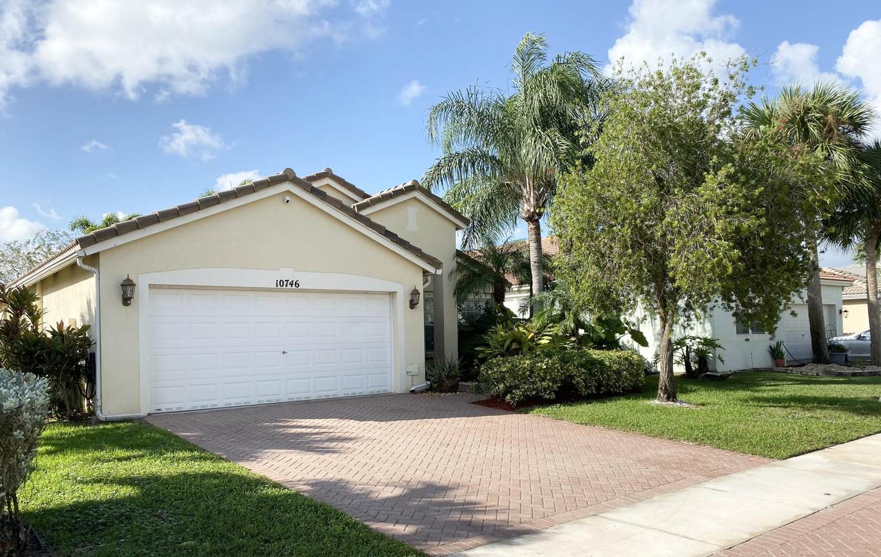 10746 Oak Bend Way - Photo 1