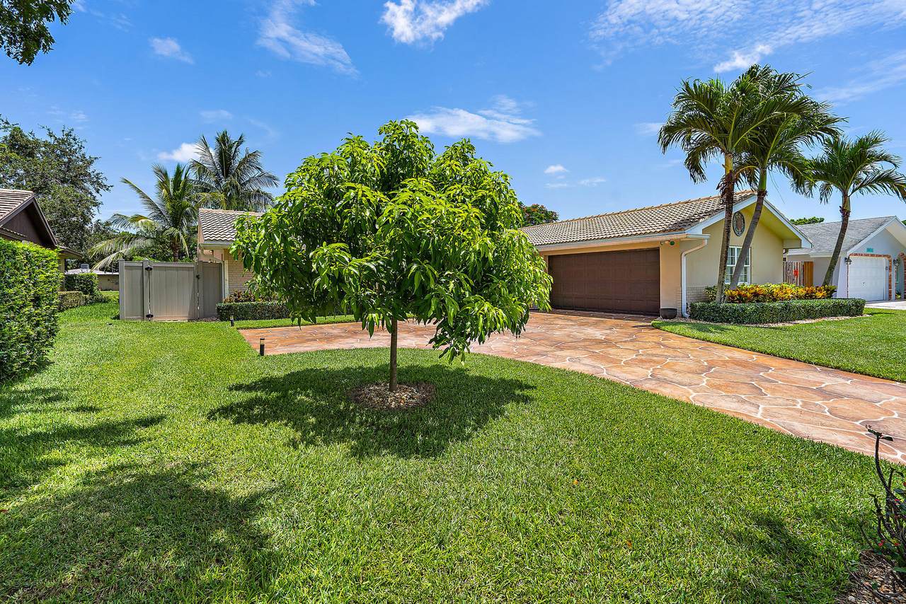 10120 Dogwood Avenue - Photo 1