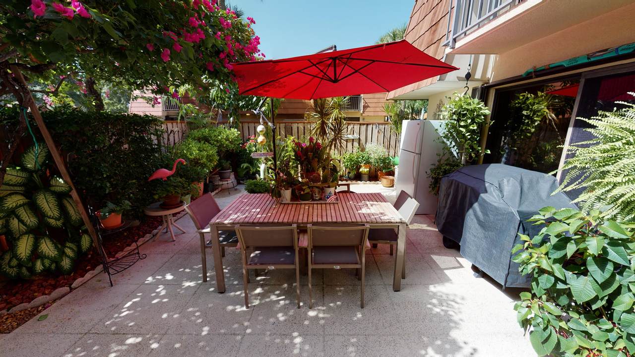 711 Buttonwood Lane - Photo 1