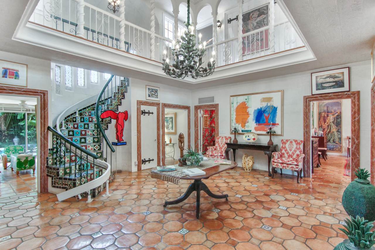 424 Seaspray Avenue - Photo 1