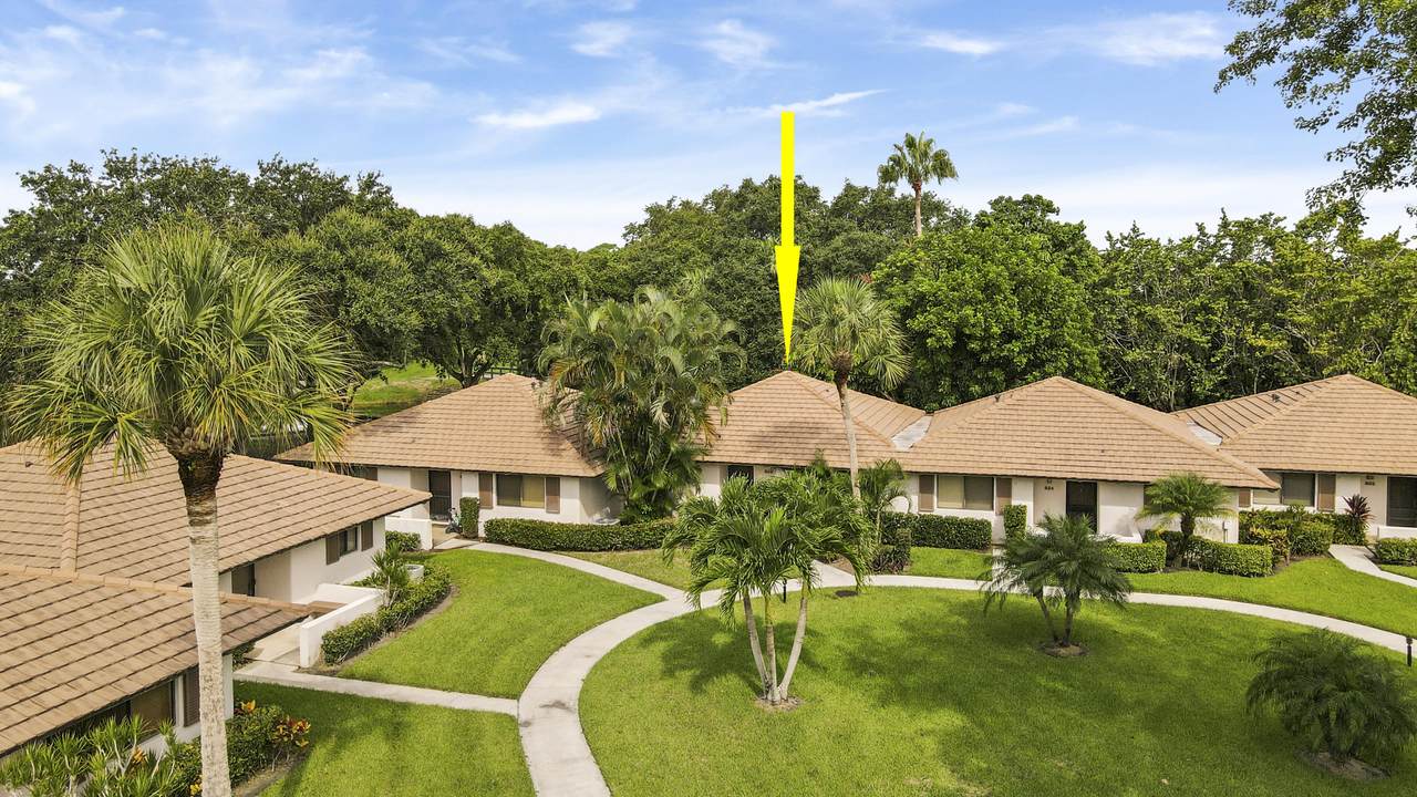 823 Club Drive - Photo 1