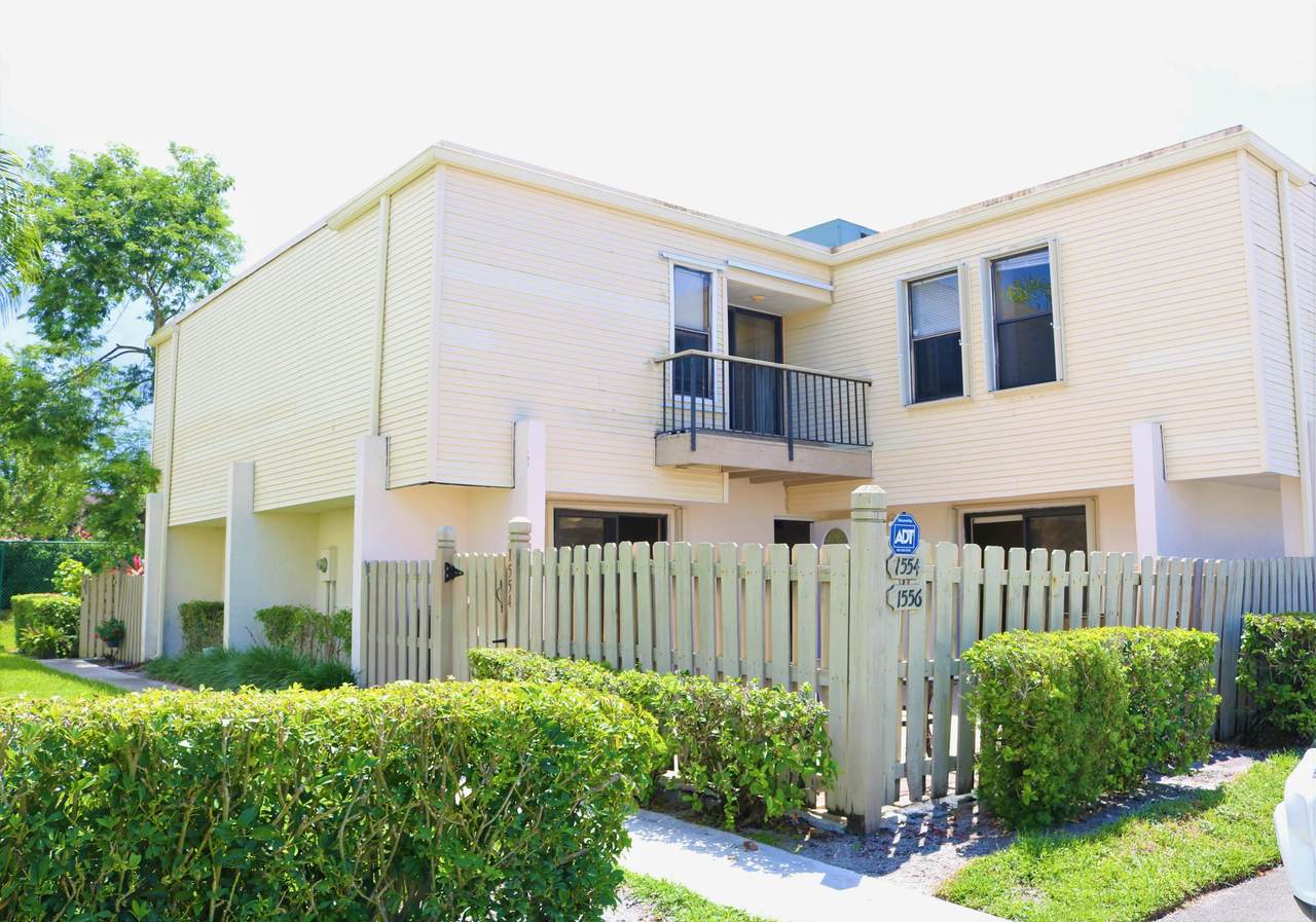 1554 Shaker Circle - Photo 1