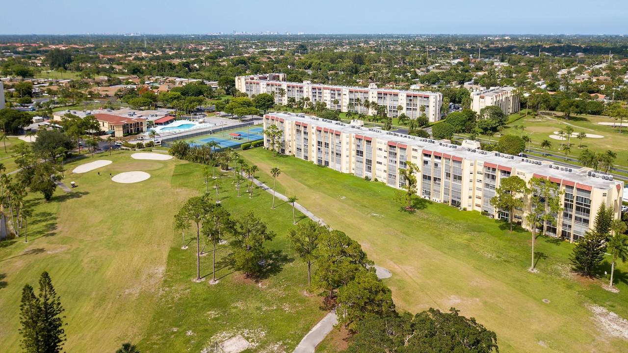 3661 Via Poinciana - Photo 1