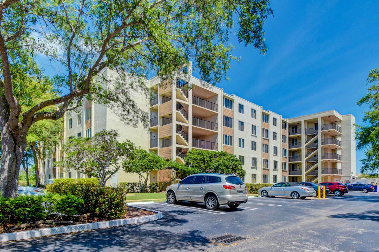 3145 Riverside Drive - Photo 1