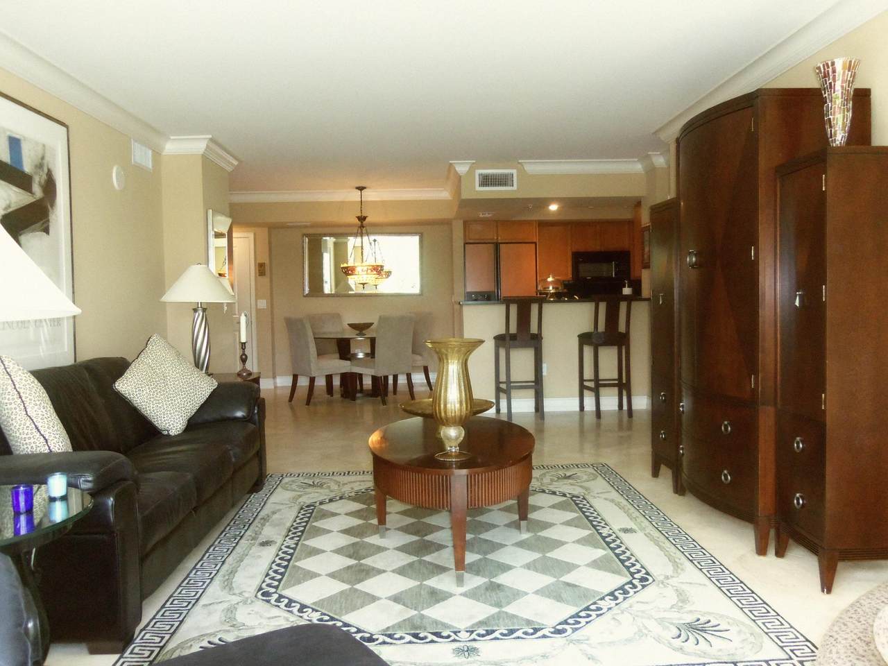 99 Mizner Boulevard - Photo 1