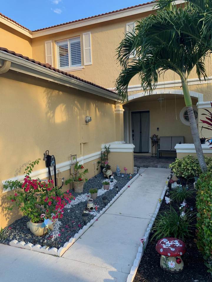 1623 Cetona Drive - Photo 1