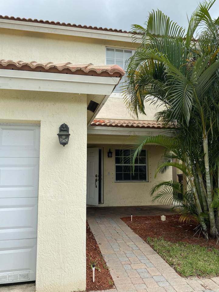 3347 Commodore Court - Photo 1