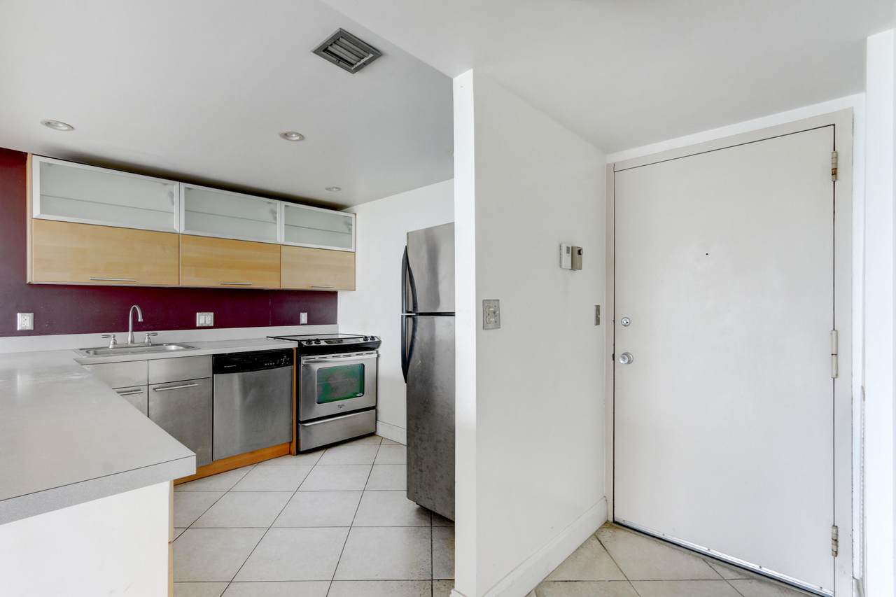 500 Executive Center Drive - Photo 1
