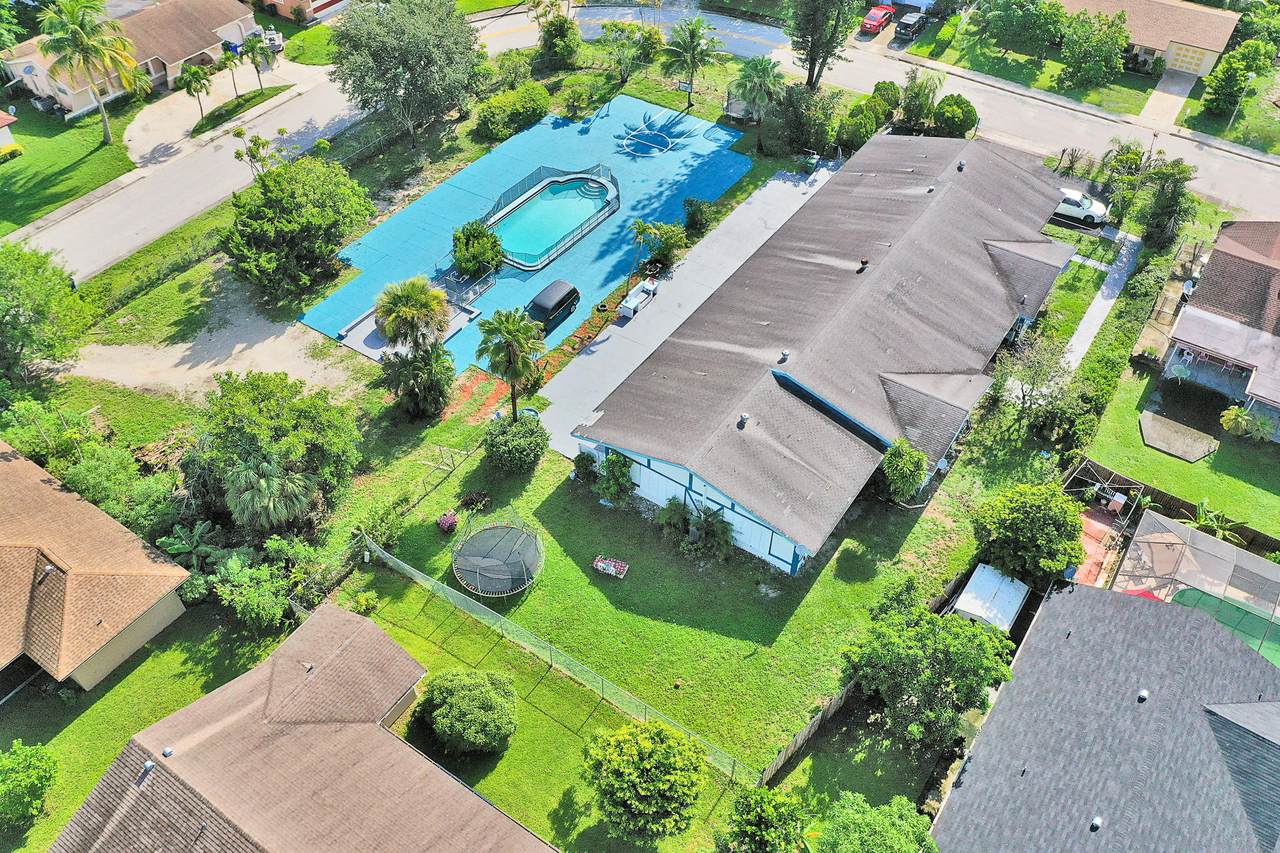 675 66th Avenue - Photo 1