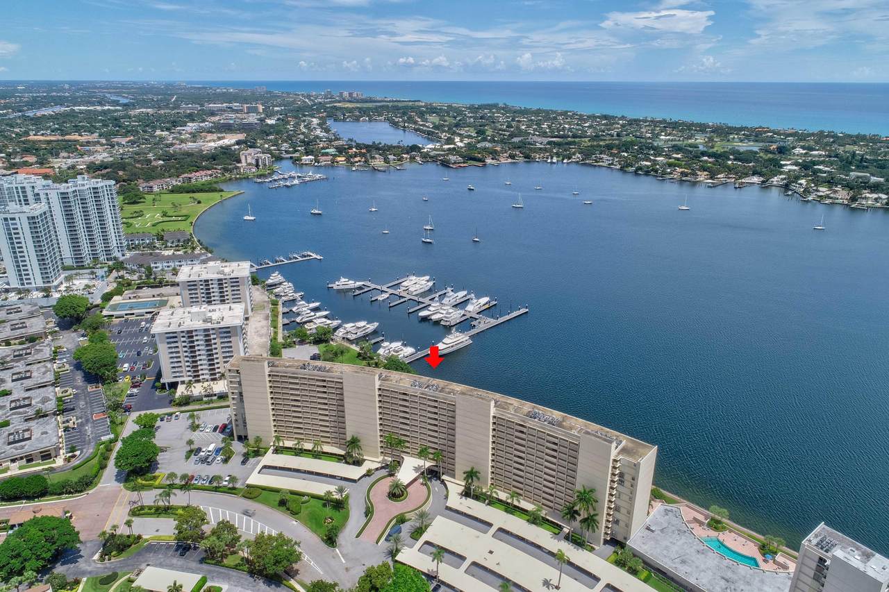 136 Lakeshore Drive - Photo 1