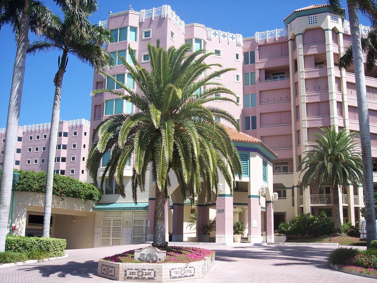 300 5th Avenue - Photo 1