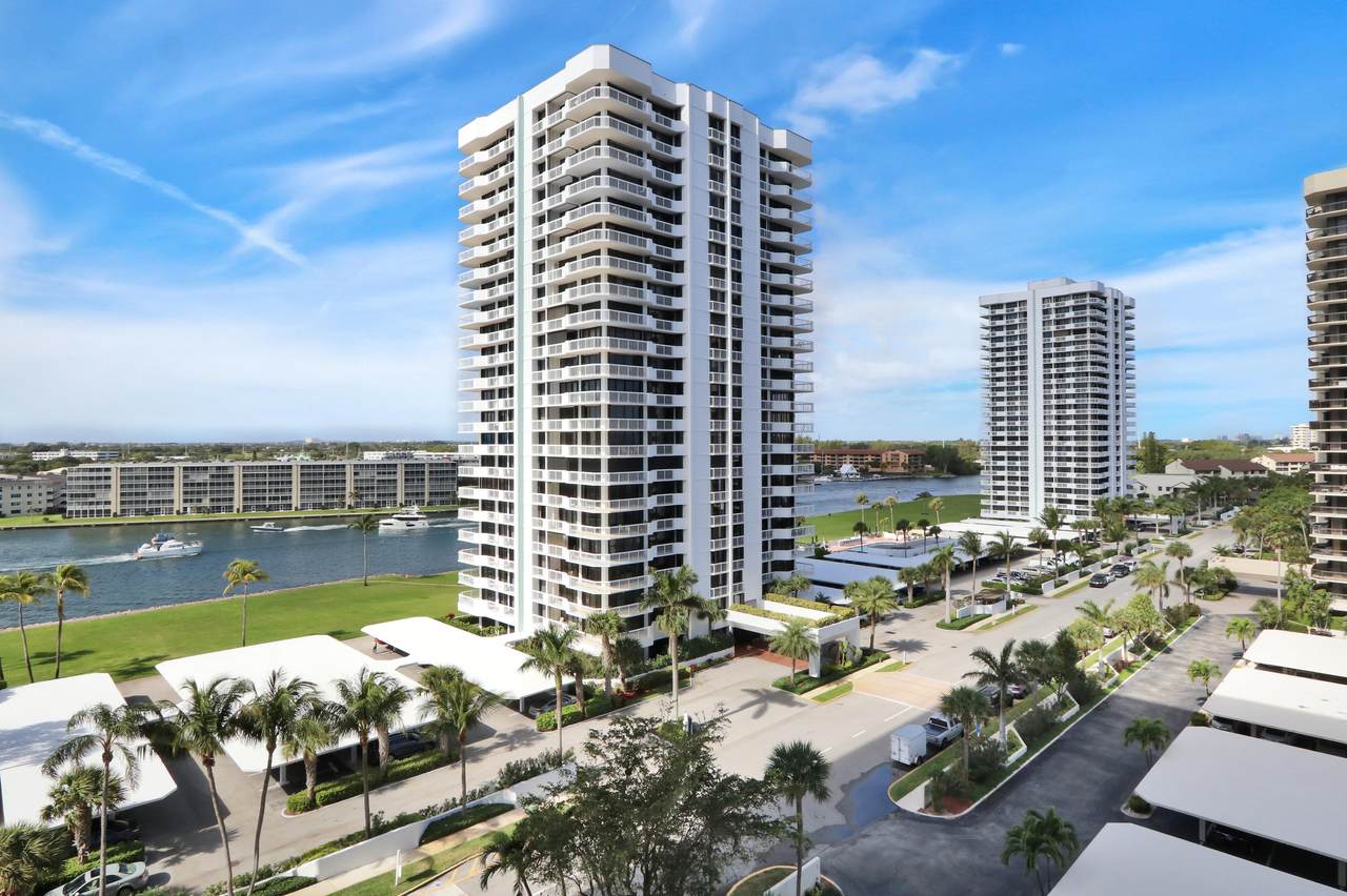 115 Lakeshore Drive - Photo 1