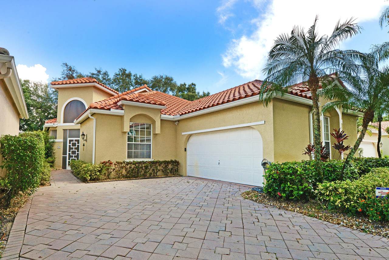 5273 Brookview Drive - Photo 1