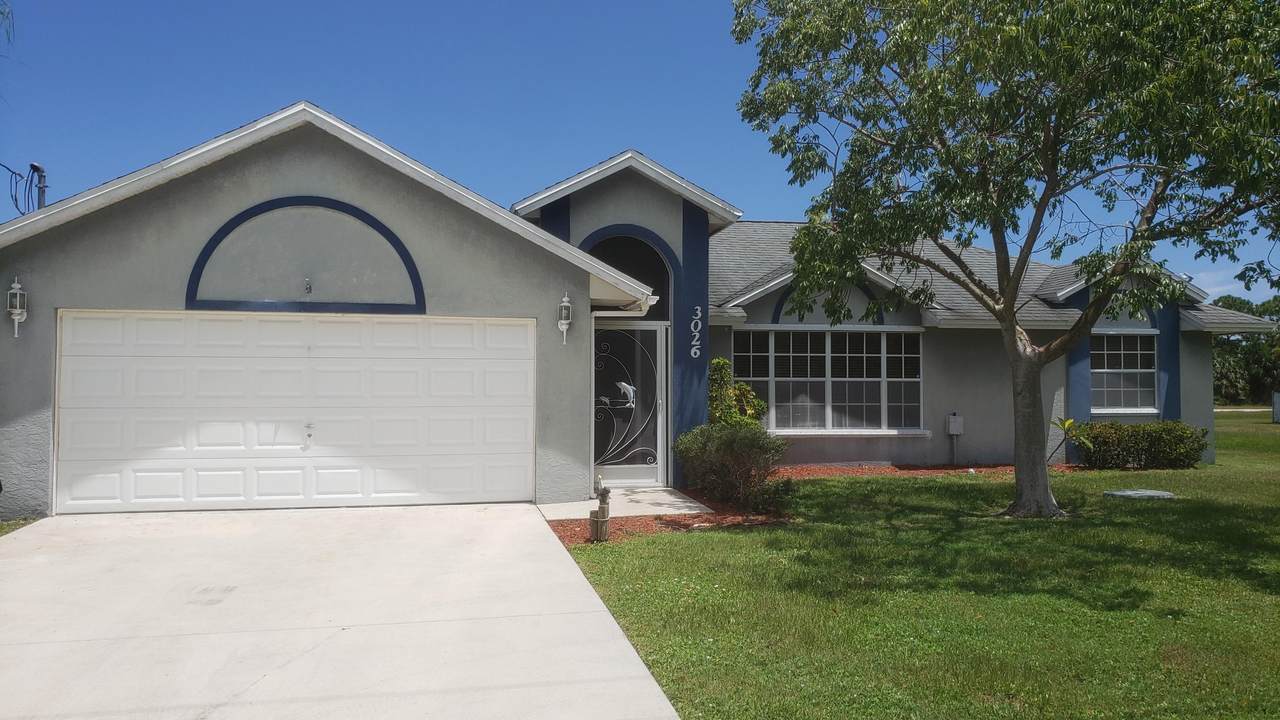 3026 East Blackwell Drive - Photo 1