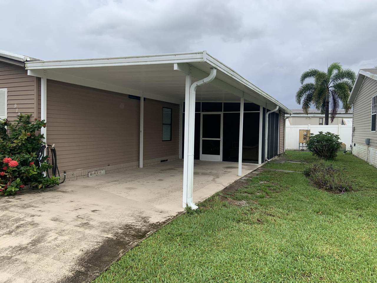 912 Sundeck Way - Photo 1
