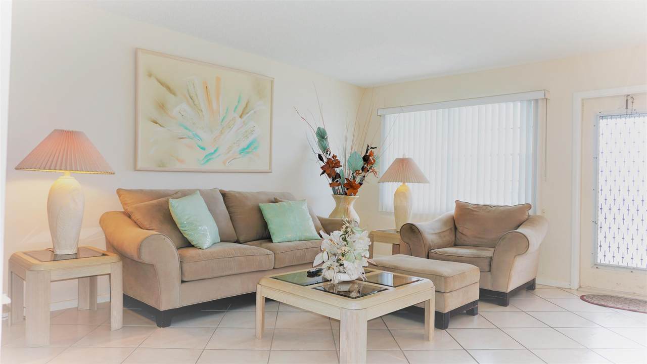 4065 Oakridge F - Photo 1