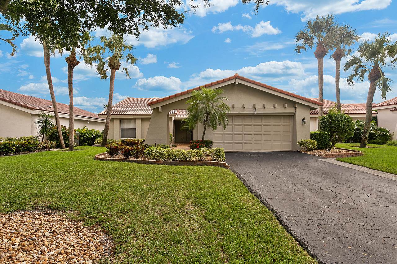 5551 Lakeview Mews Drive - Photo 1