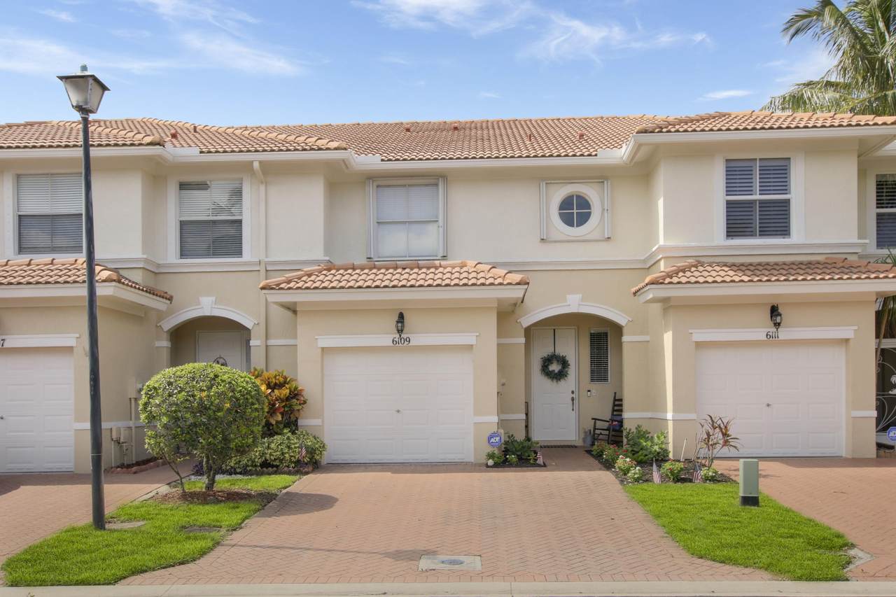 6109 Seminole Gardens Circle - Photo 1