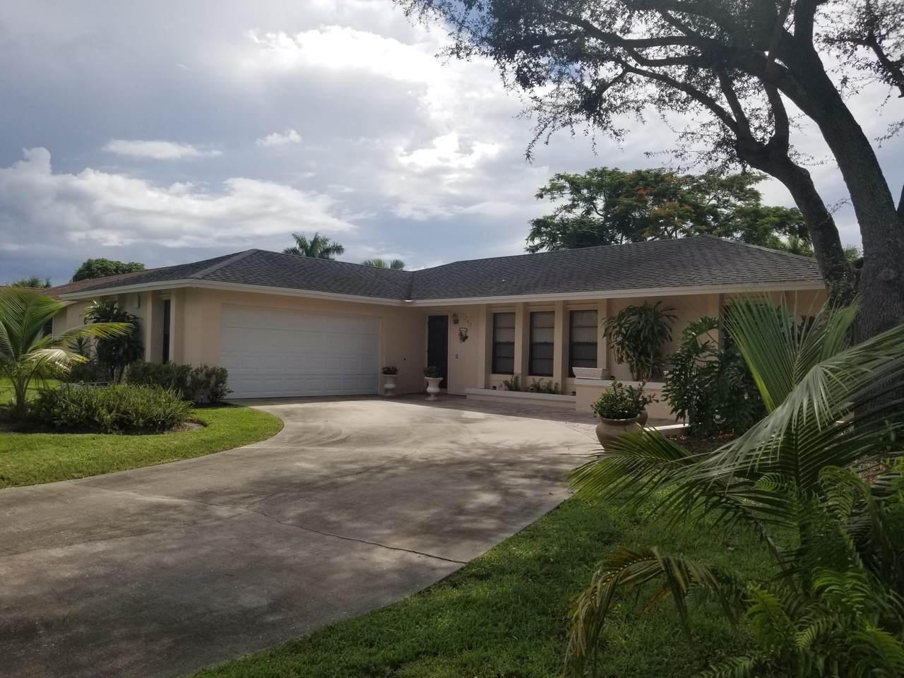 1245 Summerwood Circle - Photo 1