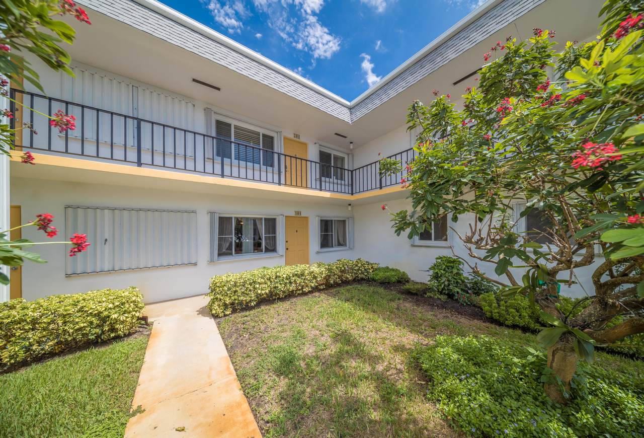 3000 Lake Osborne Drive - Photo 1
