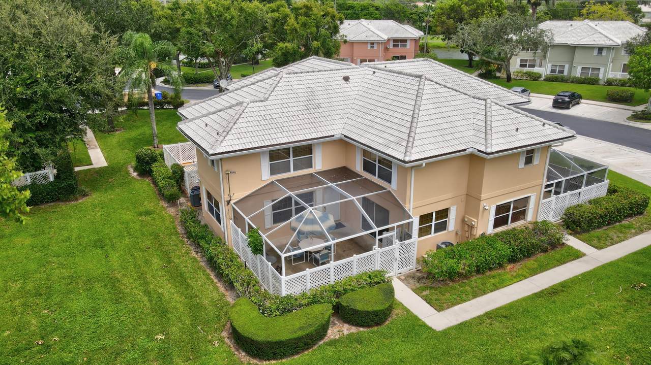 1940 Hartford Court - Photo 1