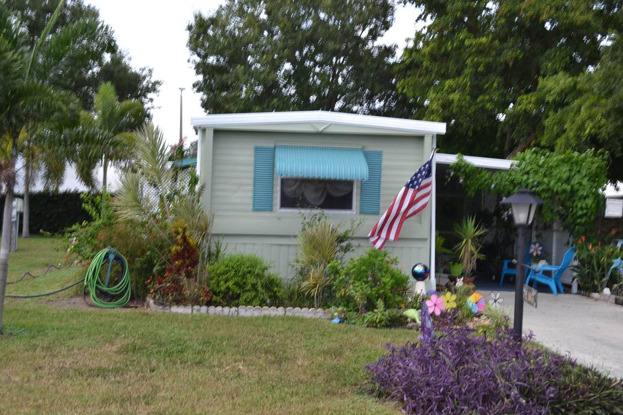 8163 Sandalwood Court - Photo 1