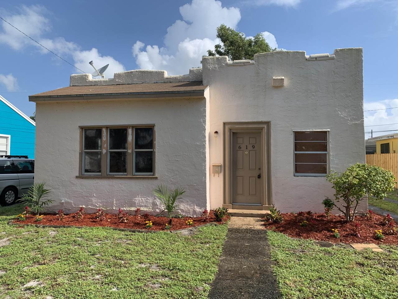 619 Macy Street - Photo 1