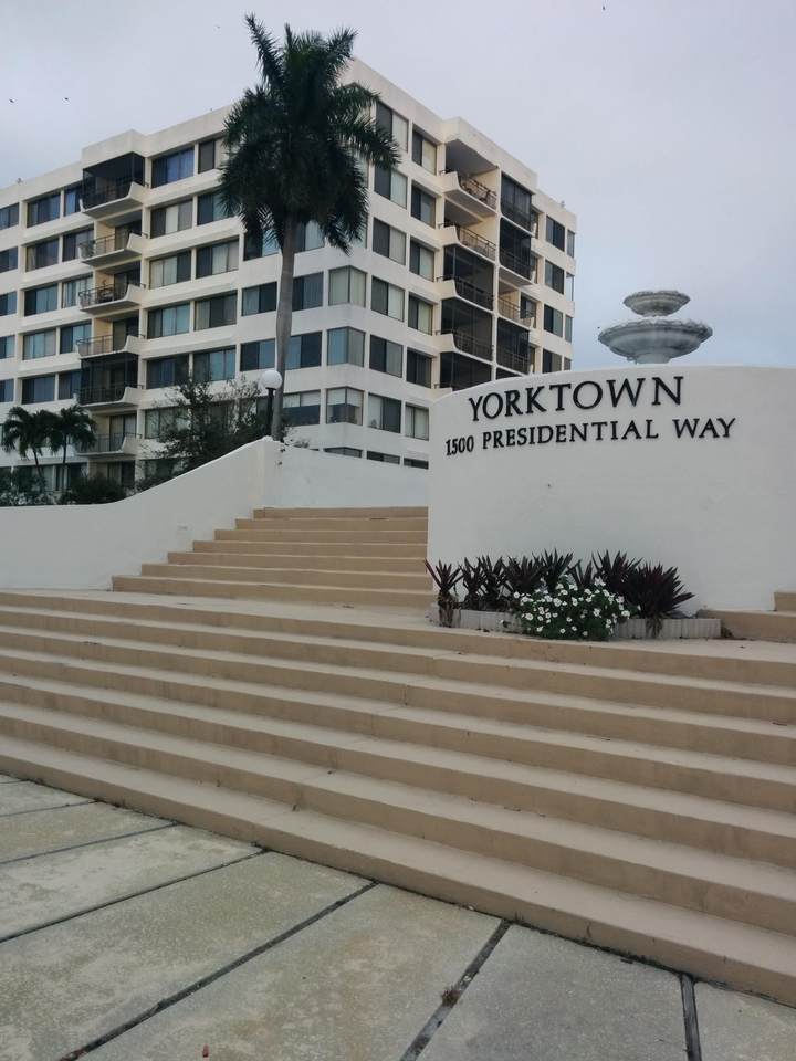 1500 Presidential Way - Photo 1