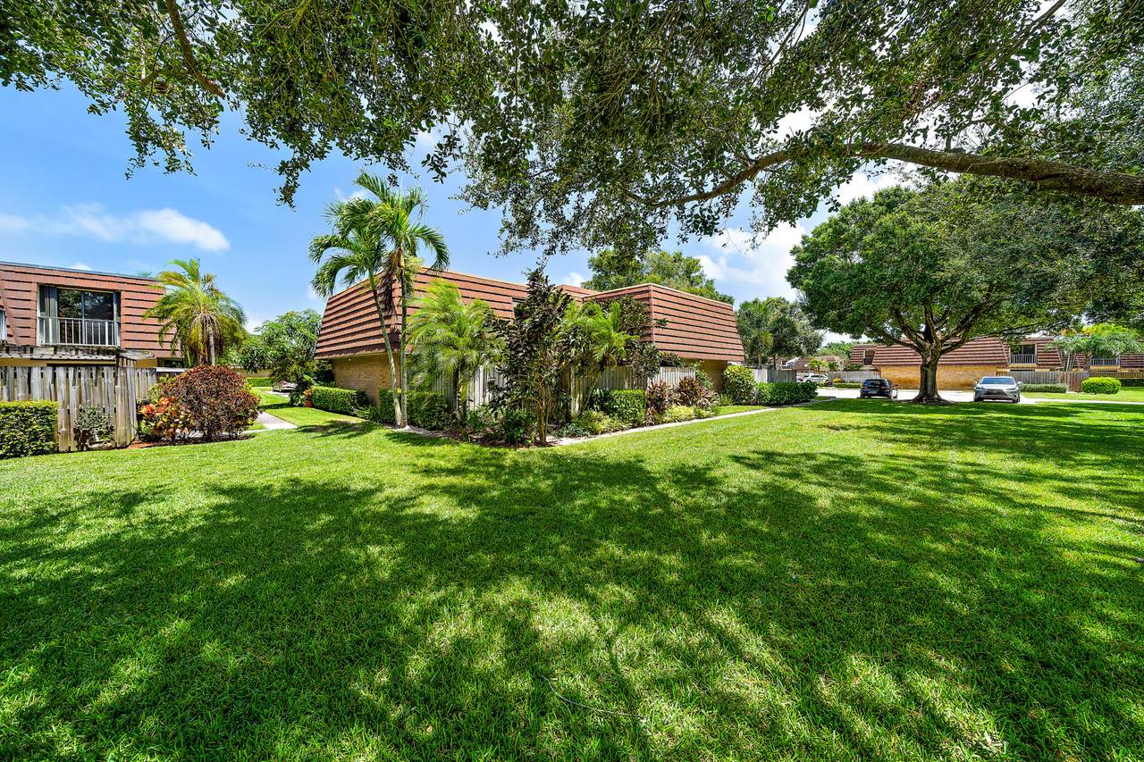 804 8th Lane - Photo 1