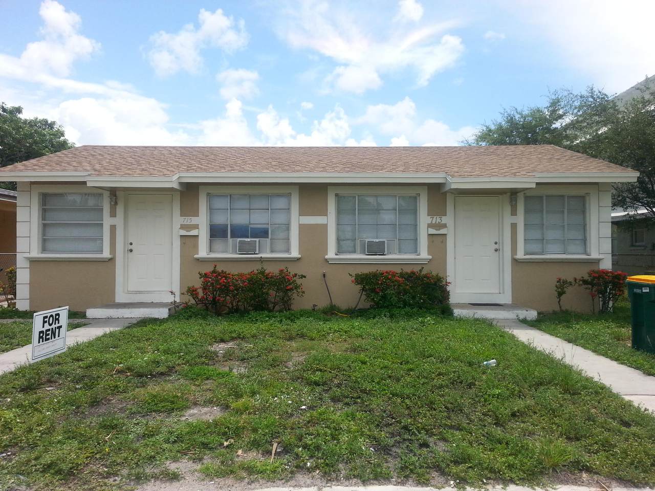 713 J Street - Photo 1