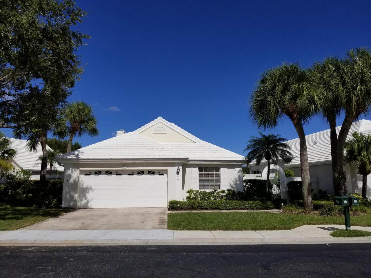 44 Dorchester Circle - Photo 1