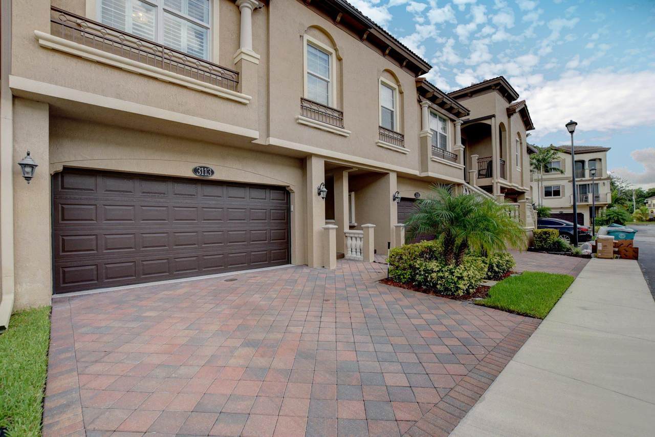 3113 Waterside Circle - Photo 1