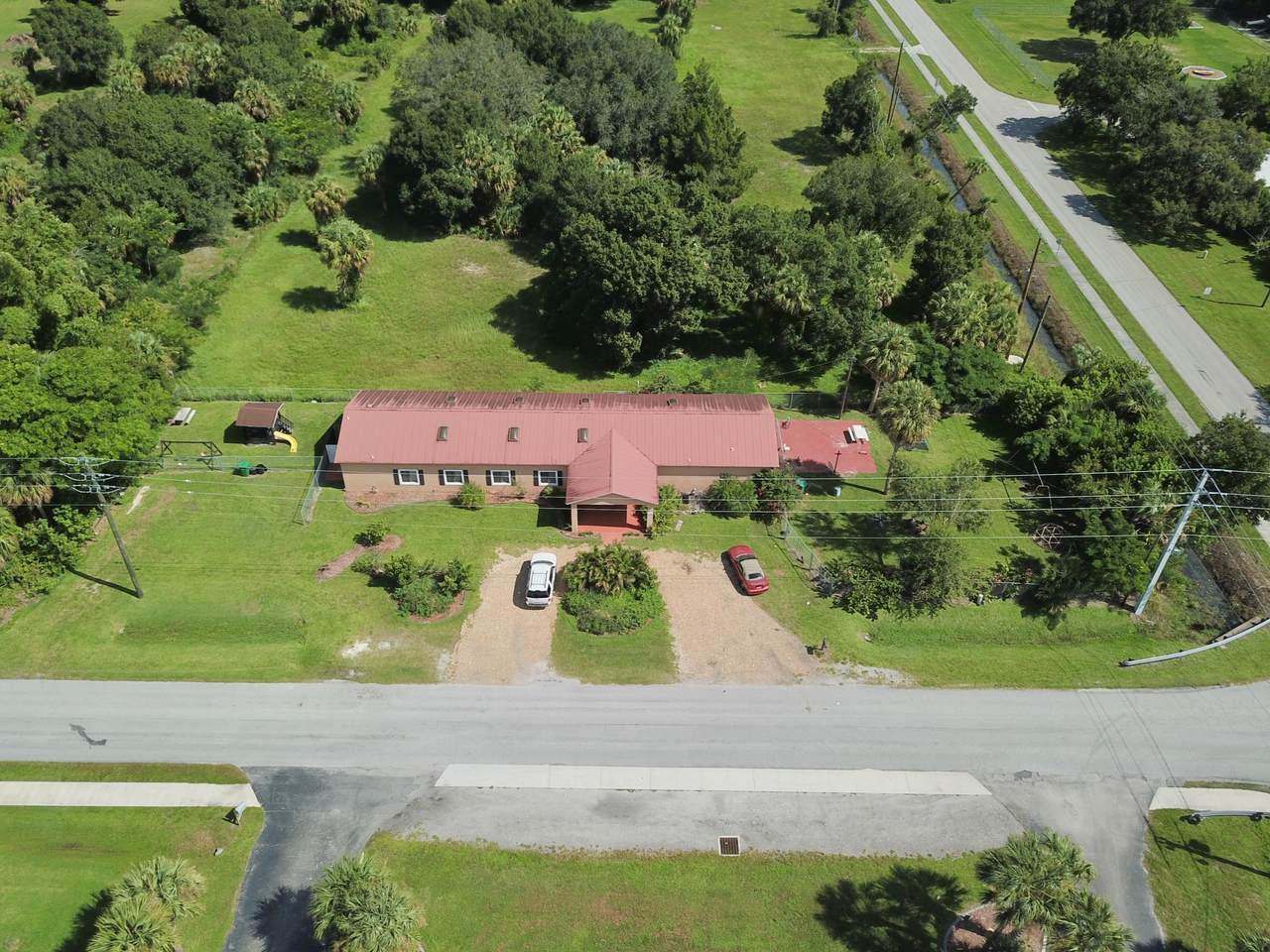 704 6th Street - Photo 1