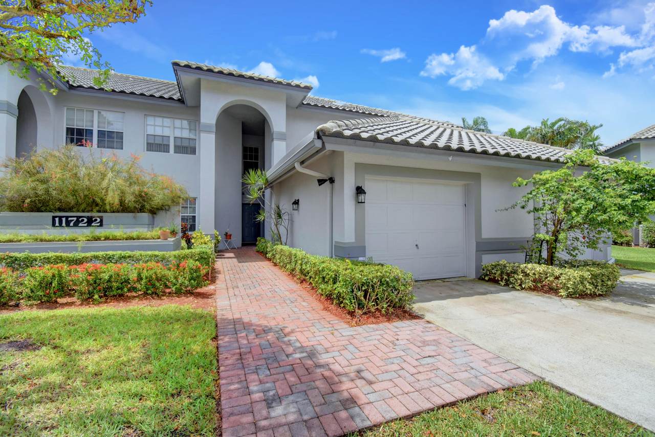 11722 Briarwood Circle - Photo 1