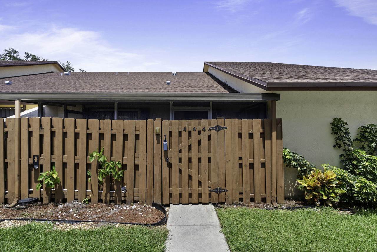 444 Springdale Circle - Photo 1