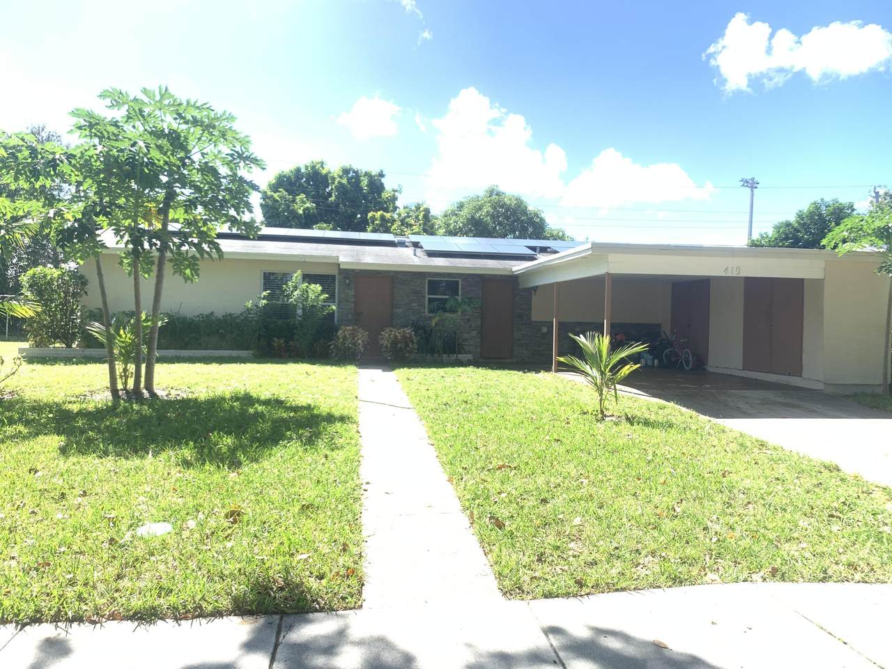 419 Superior Place - Photo 1